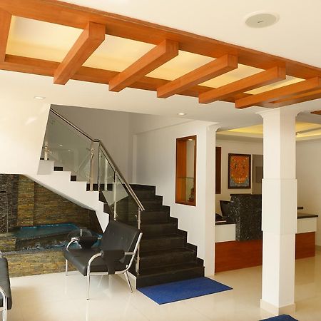 Roopmahal Hotell Thiruvananthapuram Exteriör bild
