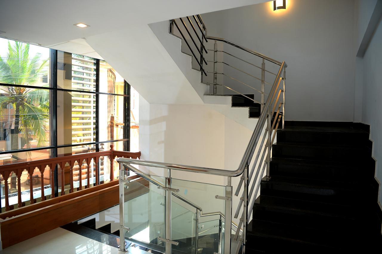 Roopmahal Hotell Thiruvananthapuram Exteriör bild