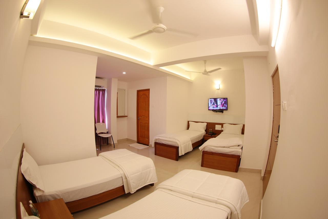 Roopmahal Hotell Thiruvananthapuram Exteriör bild