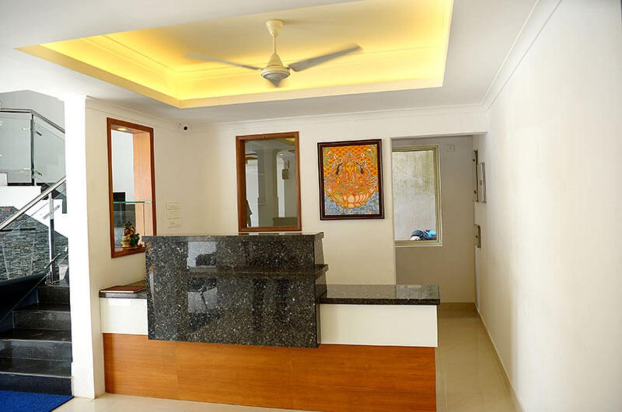 Roopmahal Hotell Thiruvananthapuram Exteriör bild